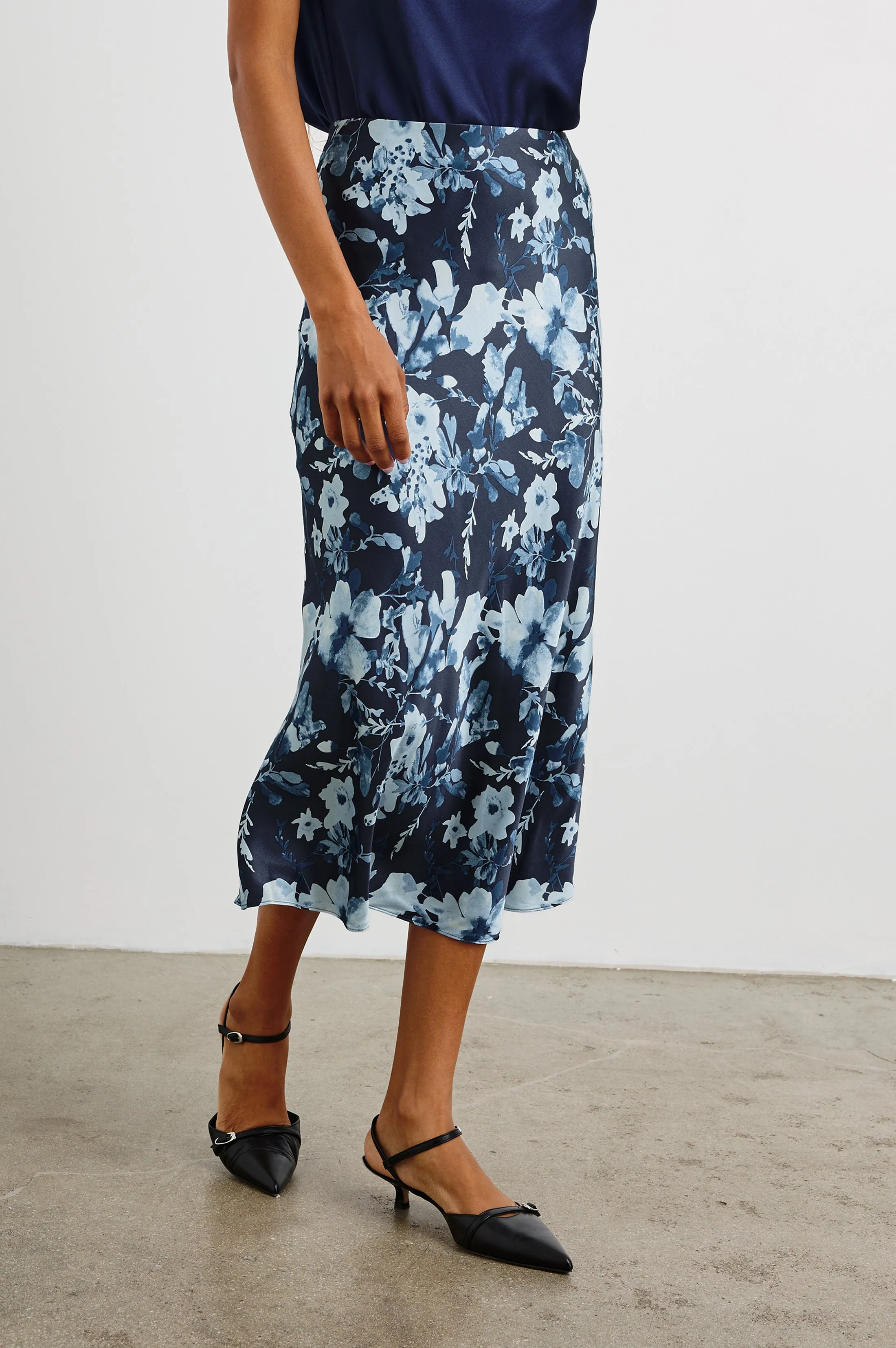 ANYA SKIRT - INDIGO BLOSSOMS