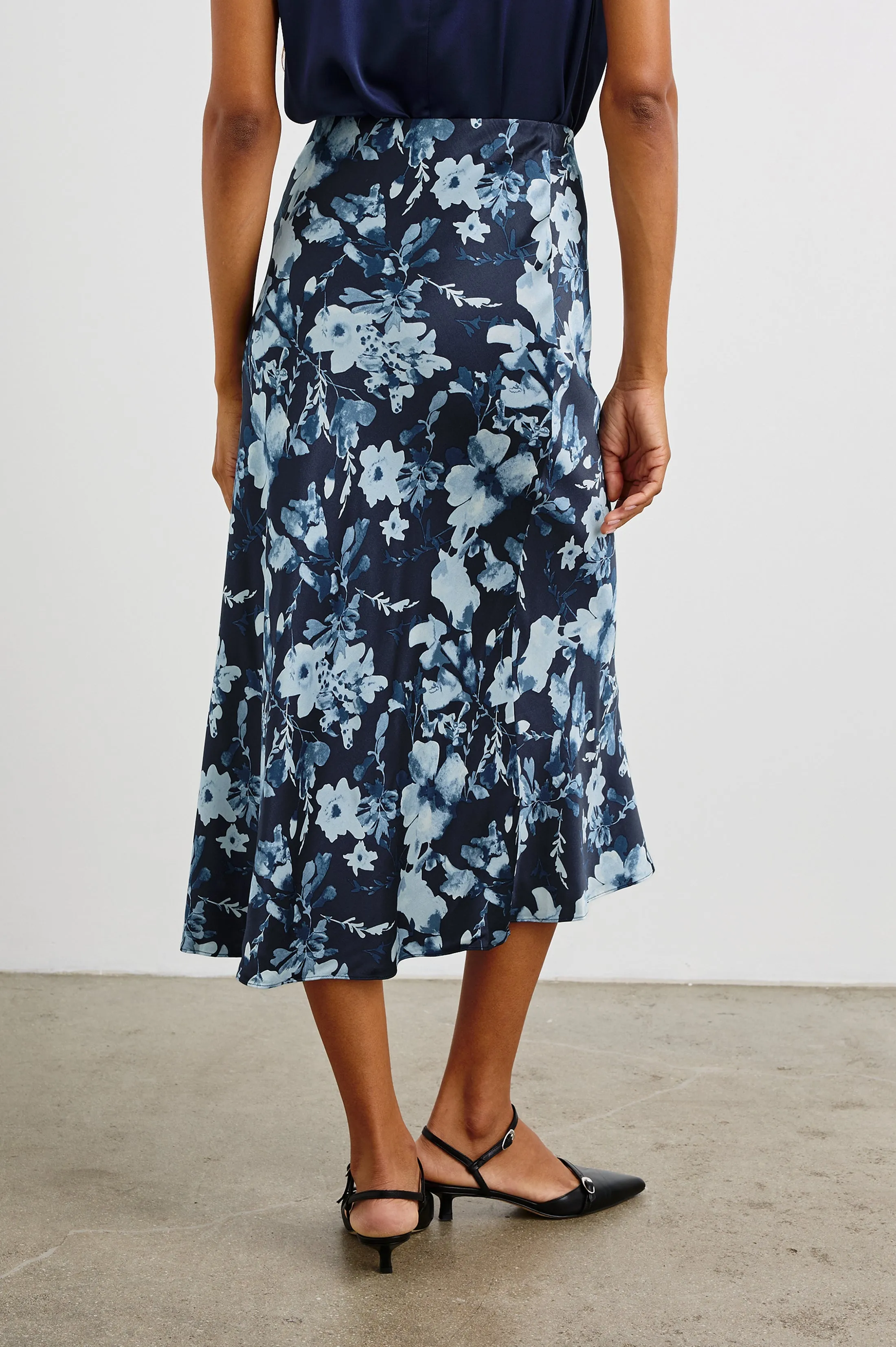 ANYA SKIRT - INDIGO BLOSSOMS