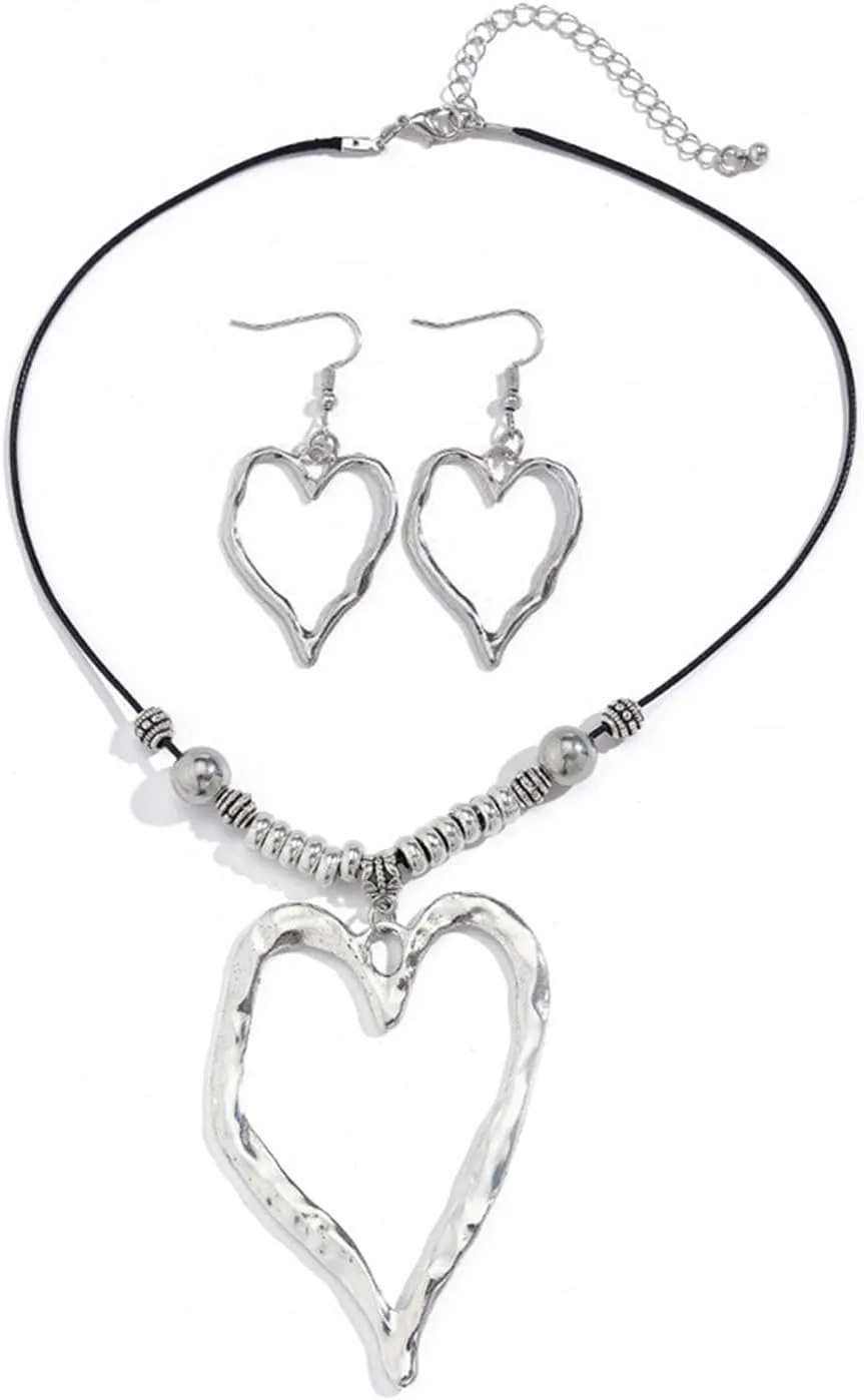 Boho Large Heart Necklaces Earrings for Women, Chunky Big Love Hearts Pendant Beaded Rope Necklace Earring Vintage Y2k Statement Cowgirl Western Jewelry Gifts