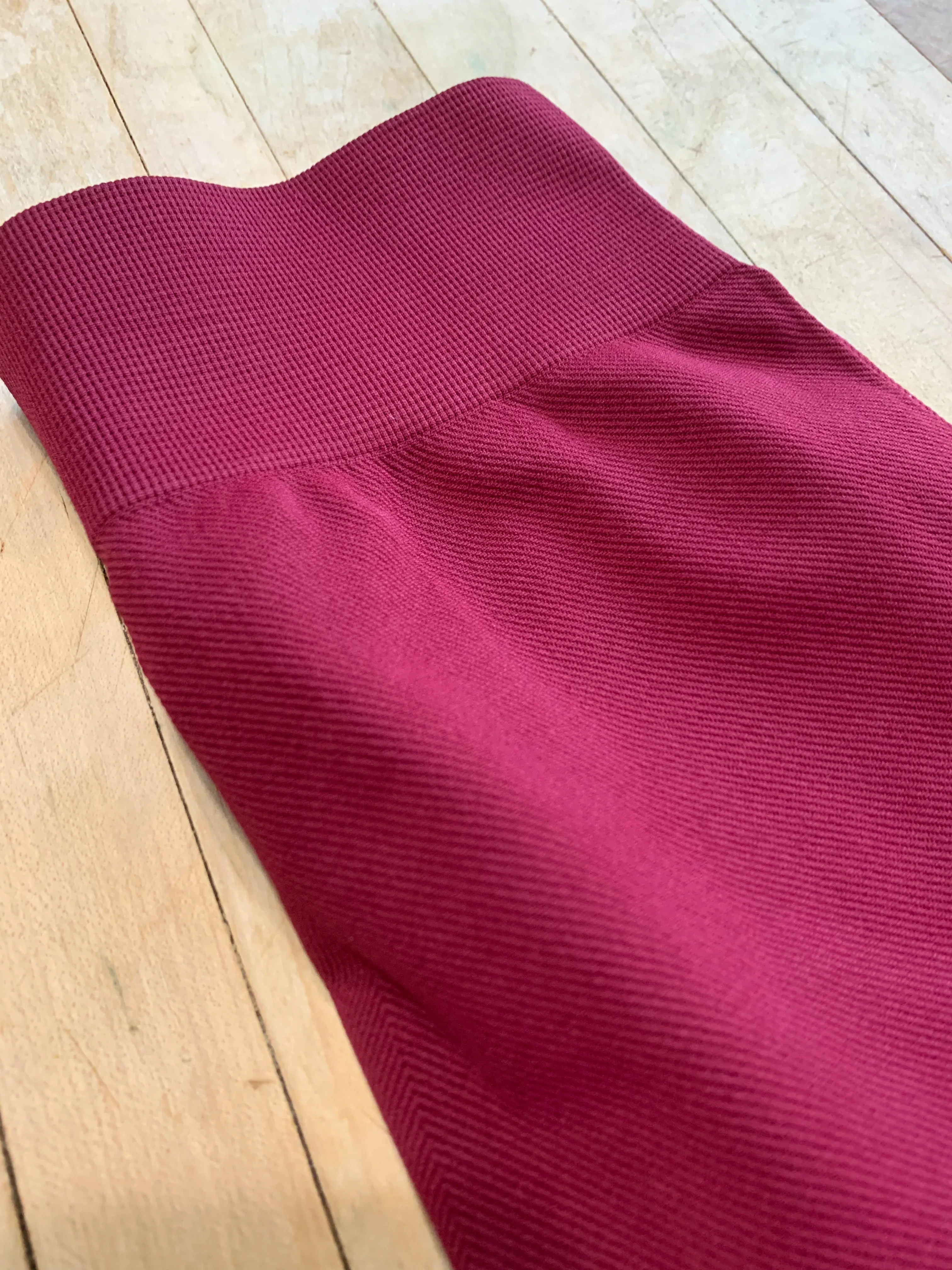 Butterfly Leggings in Burgundy