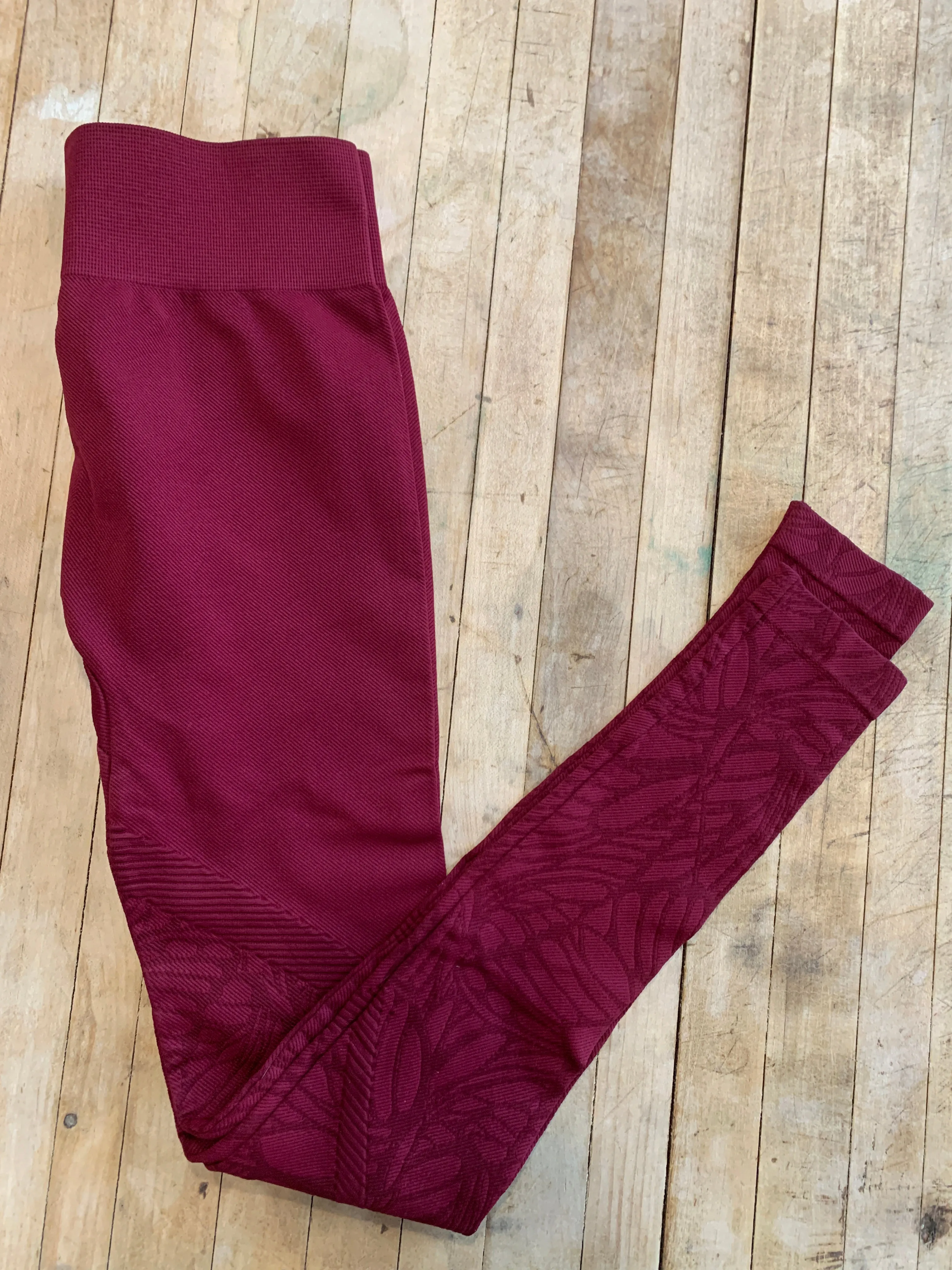 Butterfly Leggings in Burgundy