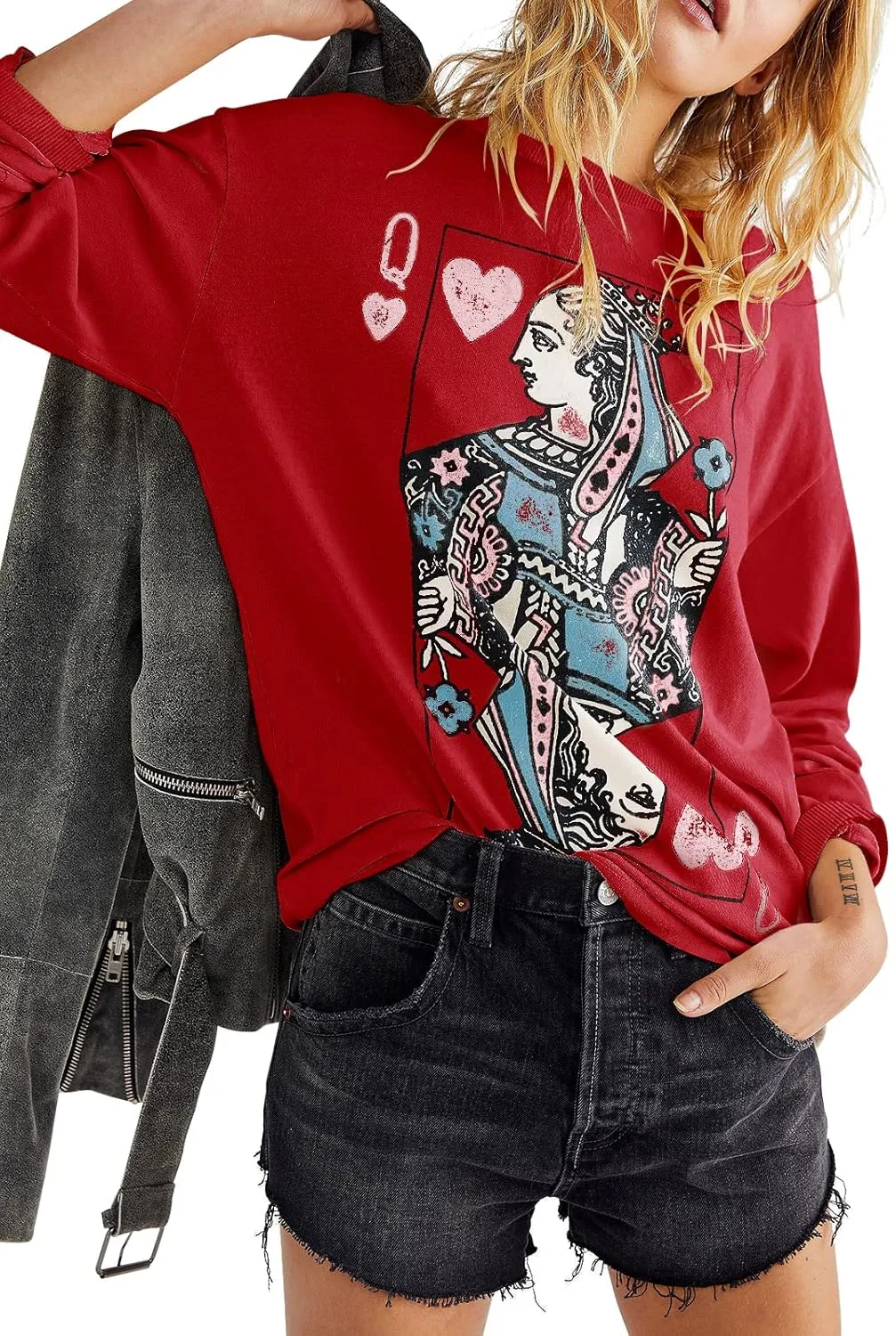Fazortev Womens Crewneck Graphic Sweatshirts Queen Of Hearts Long Sleeve Shirts Cute Loose Fit Casual Pullover Tops