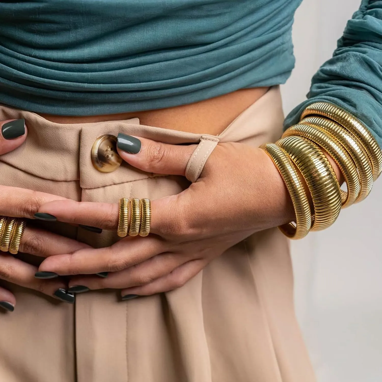 Gold Bracelets for Women, Gold Bangles for Women Chunky Bangle Bracelets for Women Bracelets Stack Tarnish Free Gold Jewelry Set of 3 for Women Accessories for Her Gifts