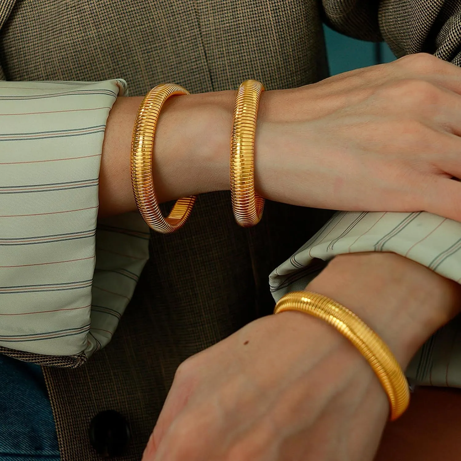 Gold Bracelets for Women, Gold Bangles for Women Chunky Bangle Bracelets for Women Bracelets Stack Tarnish Free Gold Jewelry Set of 3 for Women Accessories for Her Gifts