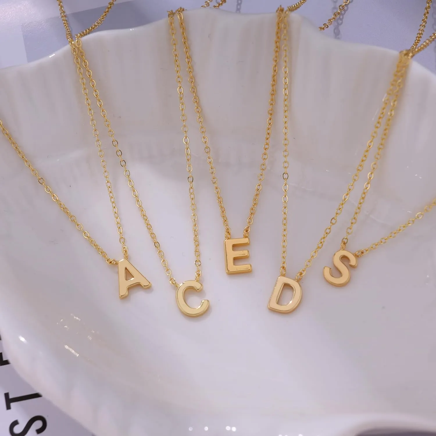 Initial Necklaces for Women, 14k Gold Plated Dainty Gold Letter Necklace Tiny Initial Pendant Necklace Cute Letter Name Choker Necklaces for Women Simple Gold Jewelry for Women Gifts