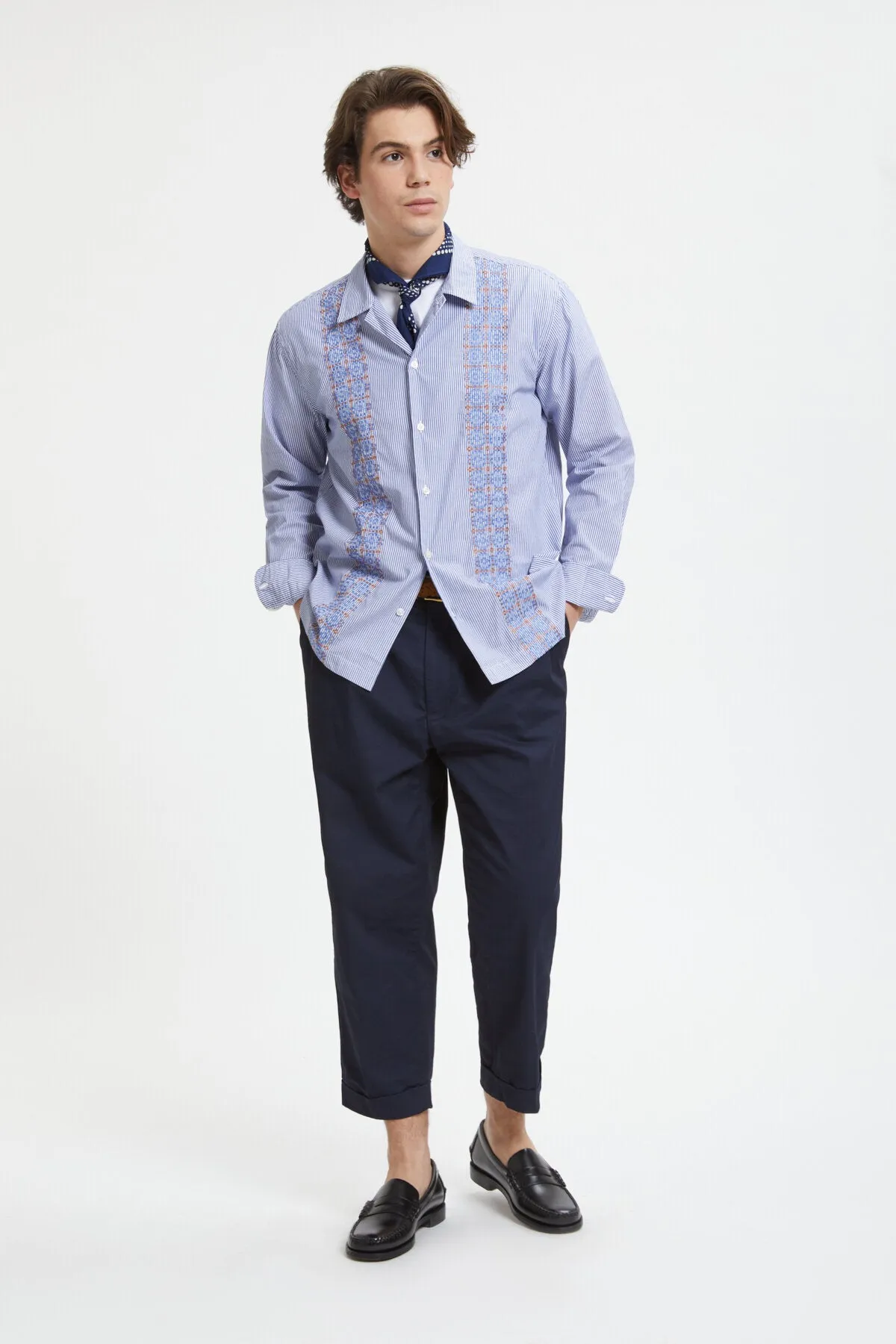 Long-sleeved shirt with embroidery