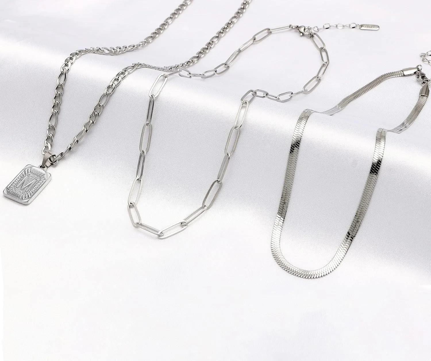 Memgift Gold Layered Necklace Set 3 PCS for Women Girls Dainty Trendy Paperclip Snake Choker Gold Filled Stainless Steel Figaro Chain Layering Necklaces Jewelry Gifts Square Pendant Letter A-Z