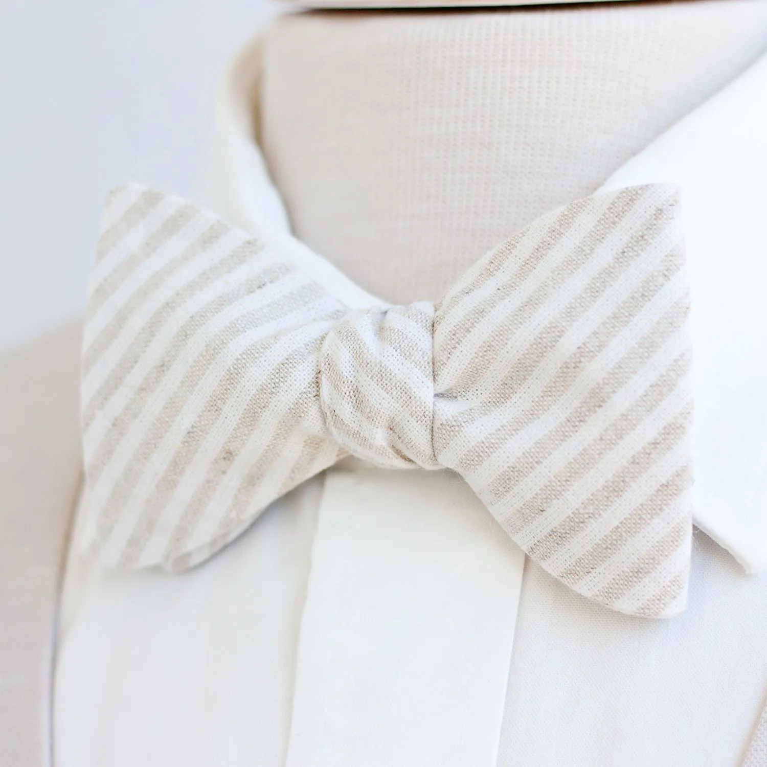 Men's Necktie / Natural Linen Stripe