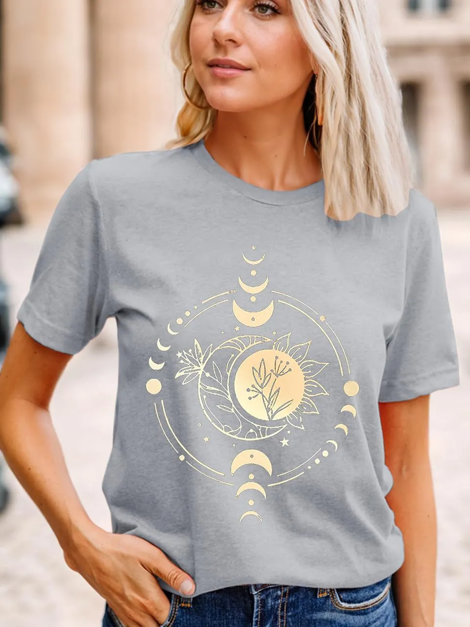 Women Mystical Moon and Sun Flower Shirt Vintage Wildflower T Shirts Boho Graphic Tees Short Sleeve Celestial Moon Tops