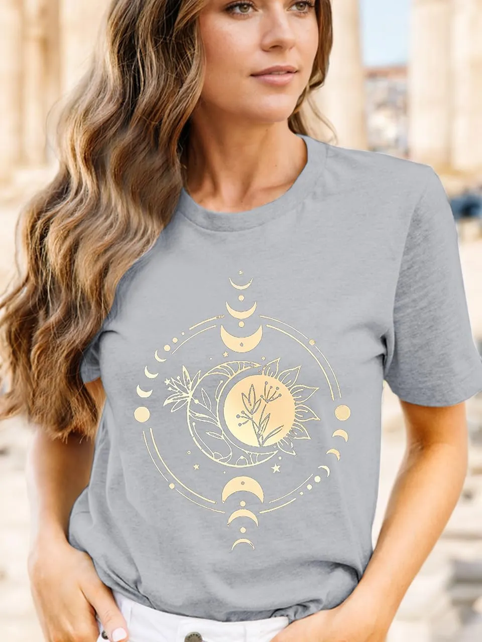 Women Mystical Moon and Sun Flower Shirt Vintage Wildflower T Shirts Boho Graphic Tees Short Sleeve Celestial Moon Tops